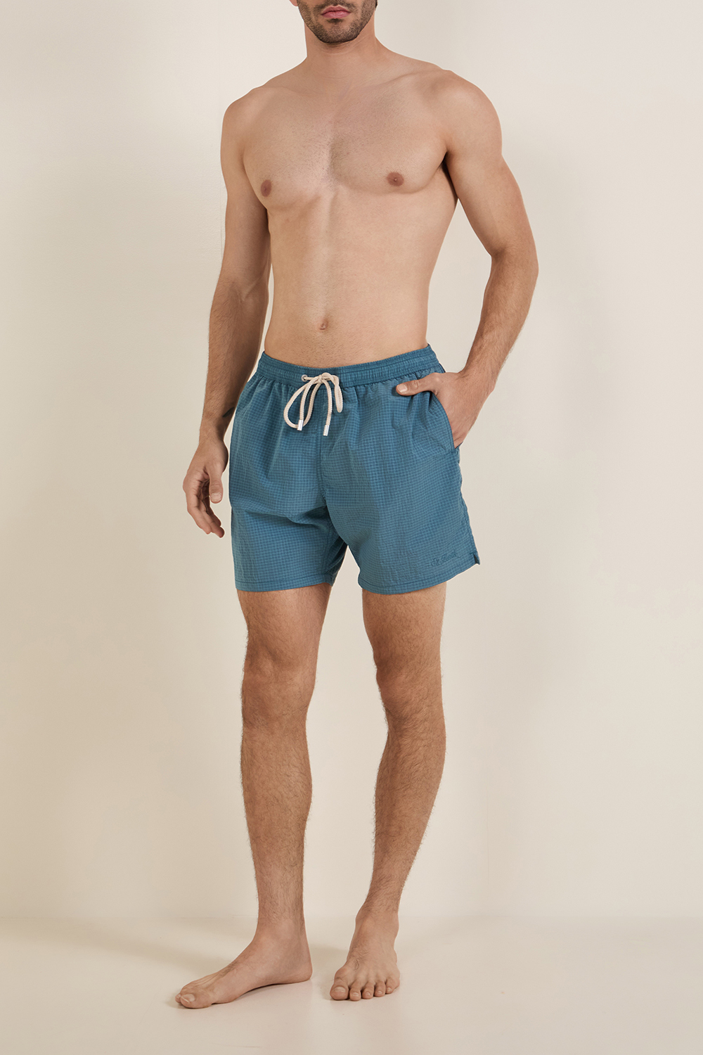 תמונת כל הלוק של מכנסי בגד ים